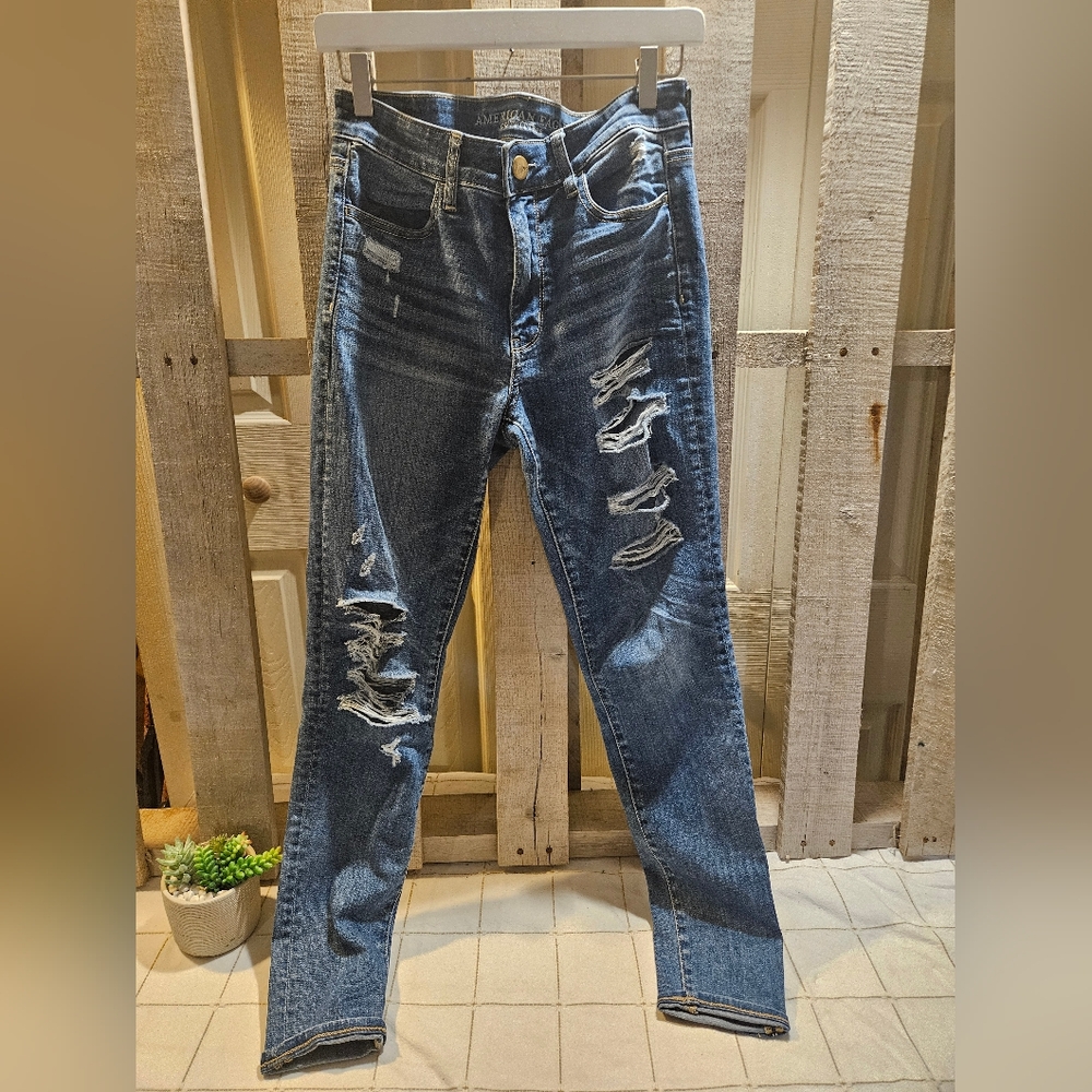 American eagle size 8 ripped jegging
